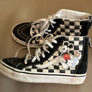 Van’s Mickey Mouse skater kid’s shoes 13.5